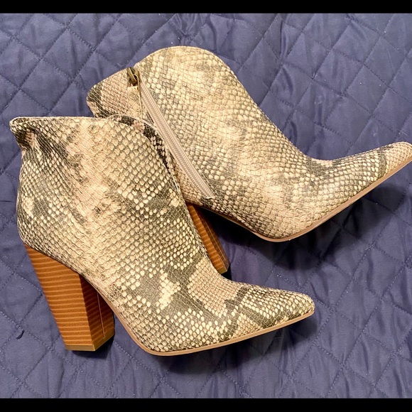 NY & CO ankle boots in excellent condition. Size 7 - Picture 1 of 2